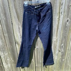 Levi’s 315 Shaping Bootcut , size 27